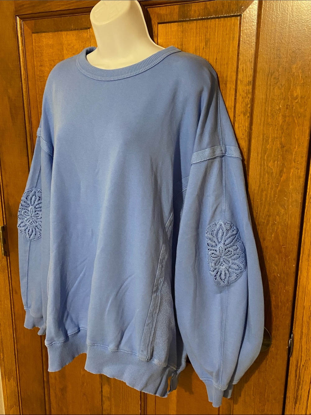 Aerie "Keep It Light" sweatshirt floral crochet elbow patches OS Size Medium - Picture 5 of 12